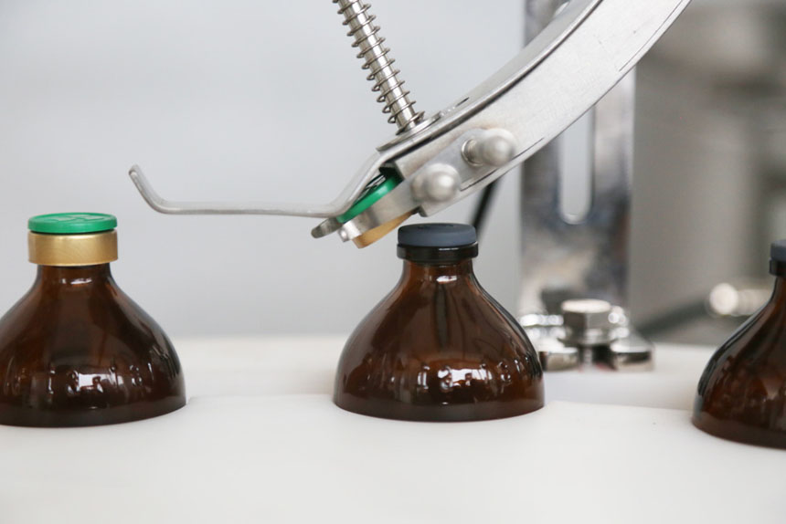 口服液灌裝旋蓋機(jī)細(xì)節(jié)